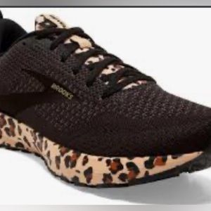 Brooks Revel 4 women’s size 10.5, worn once but slightly too big. No box.